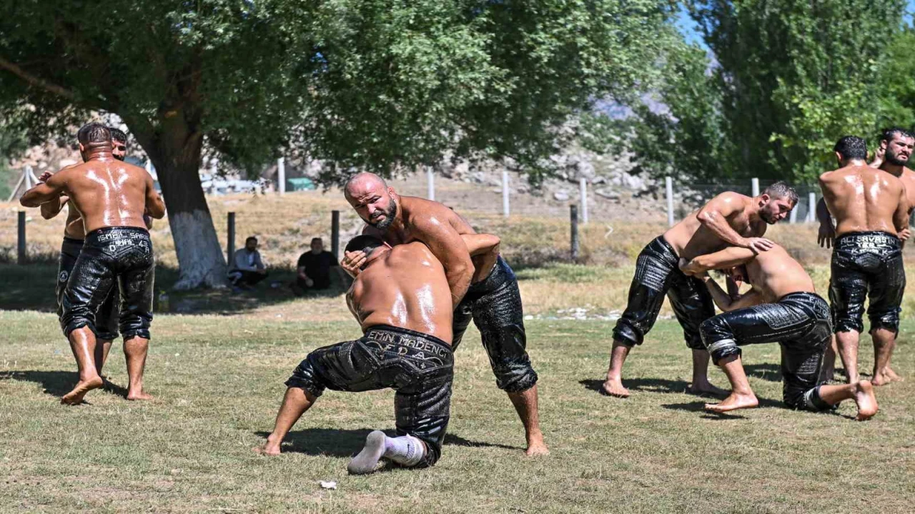 Kırkpınar Başpehlivanı Orhan Okulunun hedefi 3. altın kemer