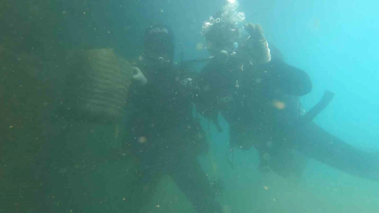 Kurbağa adamlar daldı, hayalet ağlar temizlenip balıklara yaşam alanı oluşturuldu