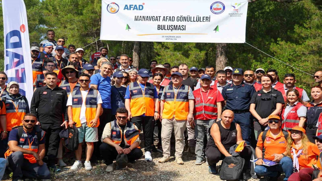Manavgatta afet bilinci ve gönüllülük için doğa yürüyüşü