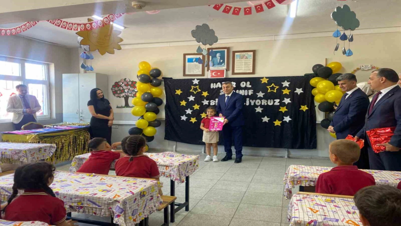 Mersinde 403 bin öğrenci karne sevinci yaşadı