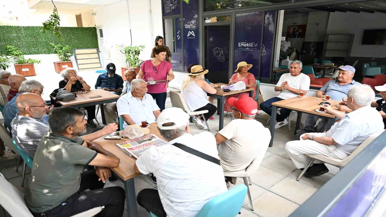 Mersinde emekliler ‘Emekli Evinde sosyalleşiyor