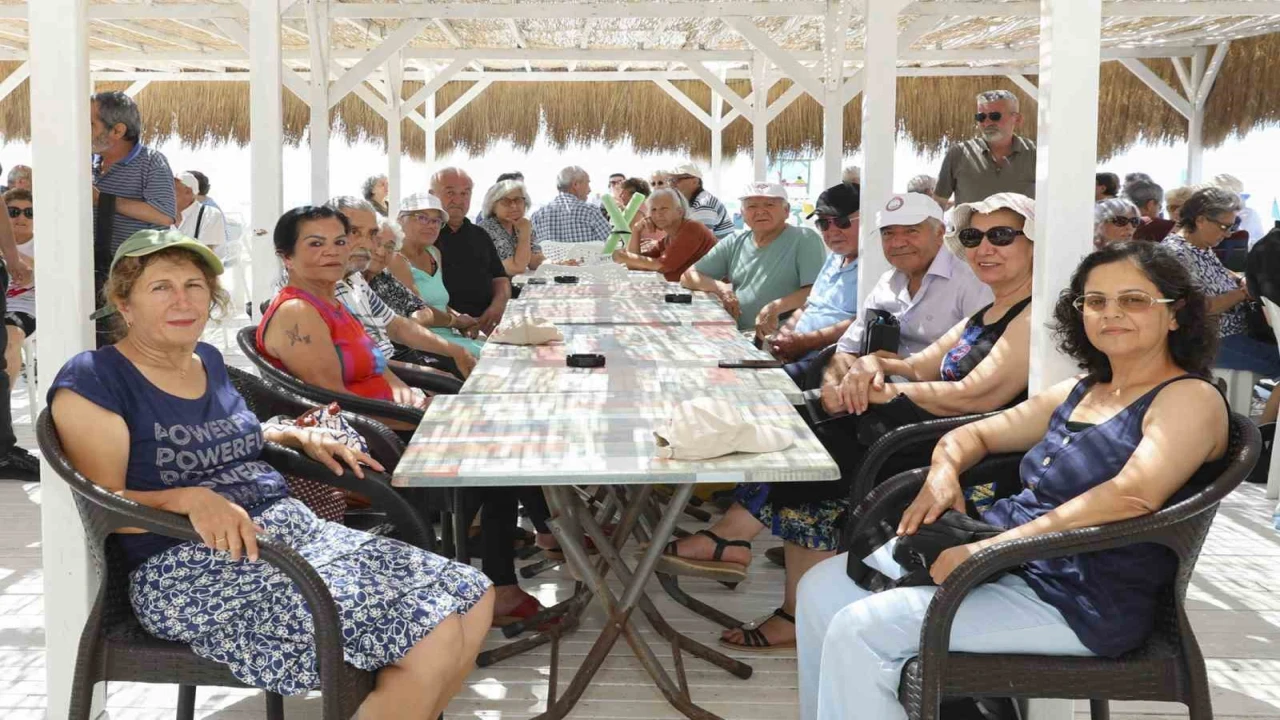 Mersinde emeklilere Yaza Merhaba etkinliği