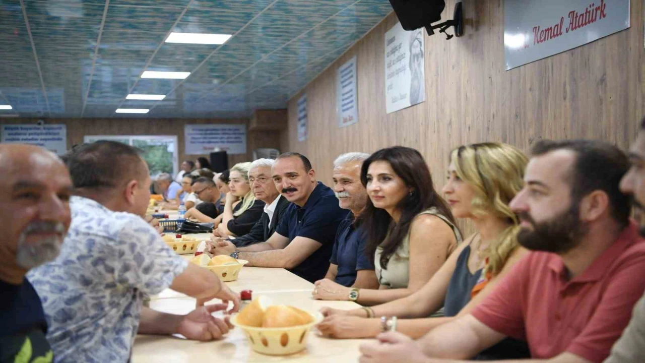 Oruç açma yemeği Başkan Kotandan