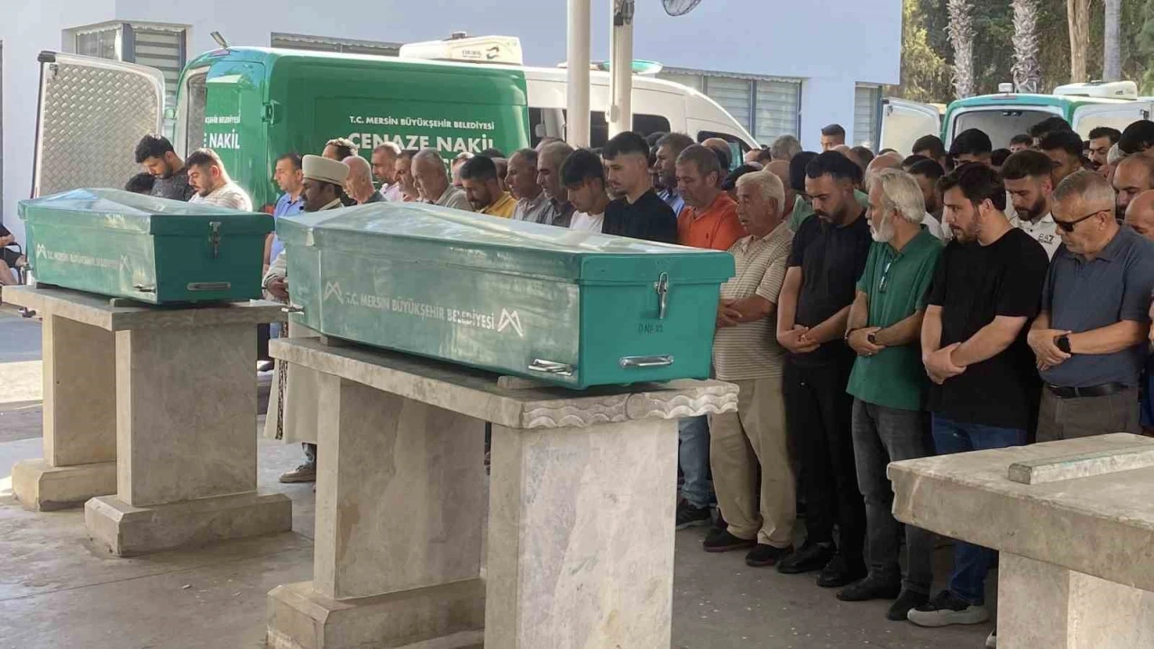 Oto yıkamacıda ölen 4 gençten 2sinin cenazeleri toprağa verildi