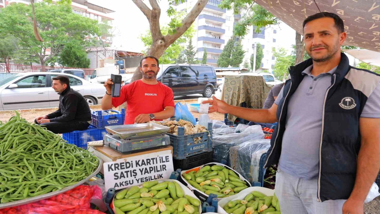 Pazarda kolay ödeme dönemi: İster kartla ister karekodla ödeme