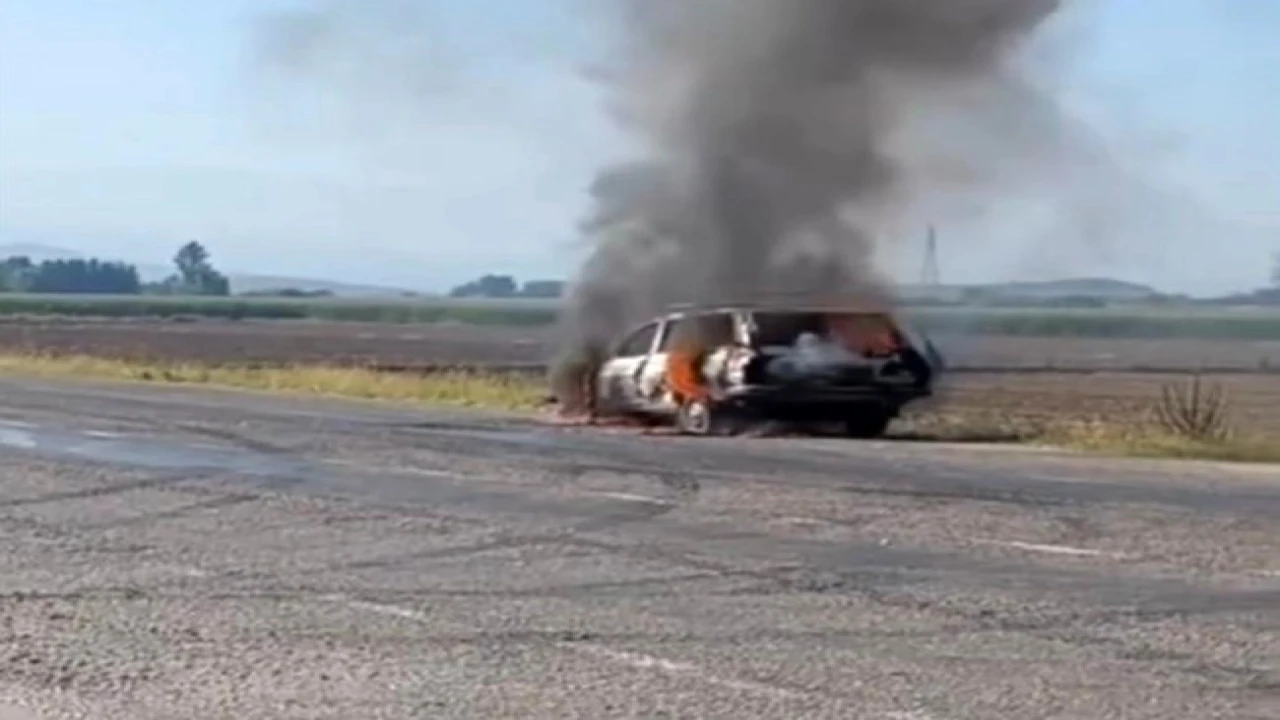 Seyir halinde yanan araç hurdaya döndü