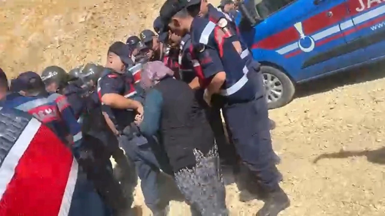 Su tartışmalarında köylü direnince DSİ çalışmalara ara verdi