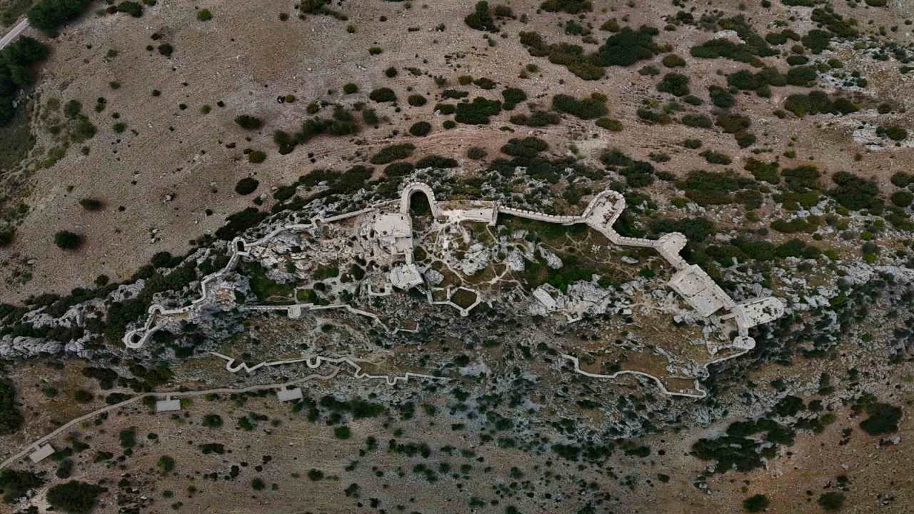 Tarihi Yılankale, ihtişamıyla hayran bırakıyor