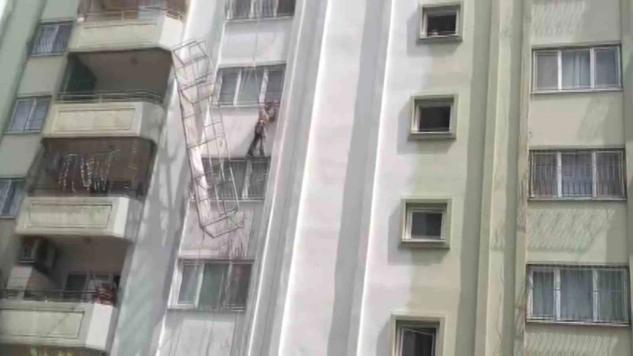 Adanada iskelenin halatı koptu, işçi ölümden döndü