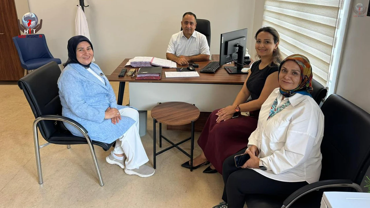 AK KADINLARDAN ÖZTÜRK’E TEBRİK ZİYARETİ