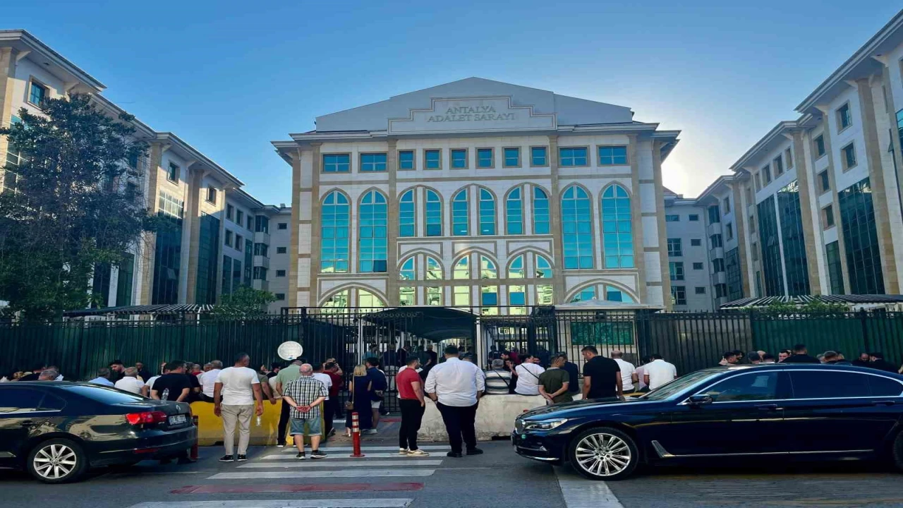 Antalya Büyükşehir Belediye Başkanı Böcek tutuklandı