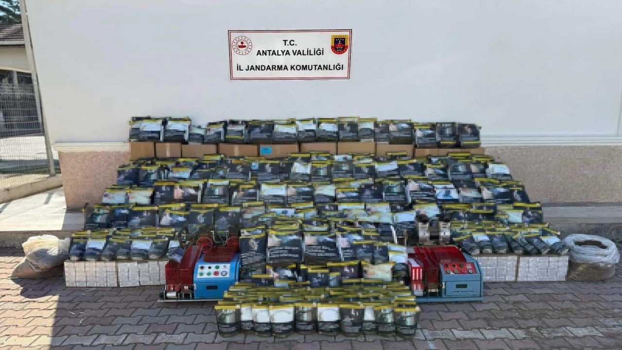 Antalyada 3 ton kaçak tütün ele geçirildi
