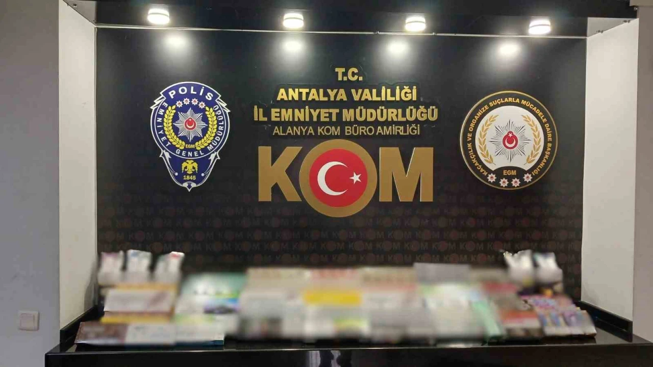 Antalyada rüşvet ve kaçakçılık operasyonları: 2 tutuklama