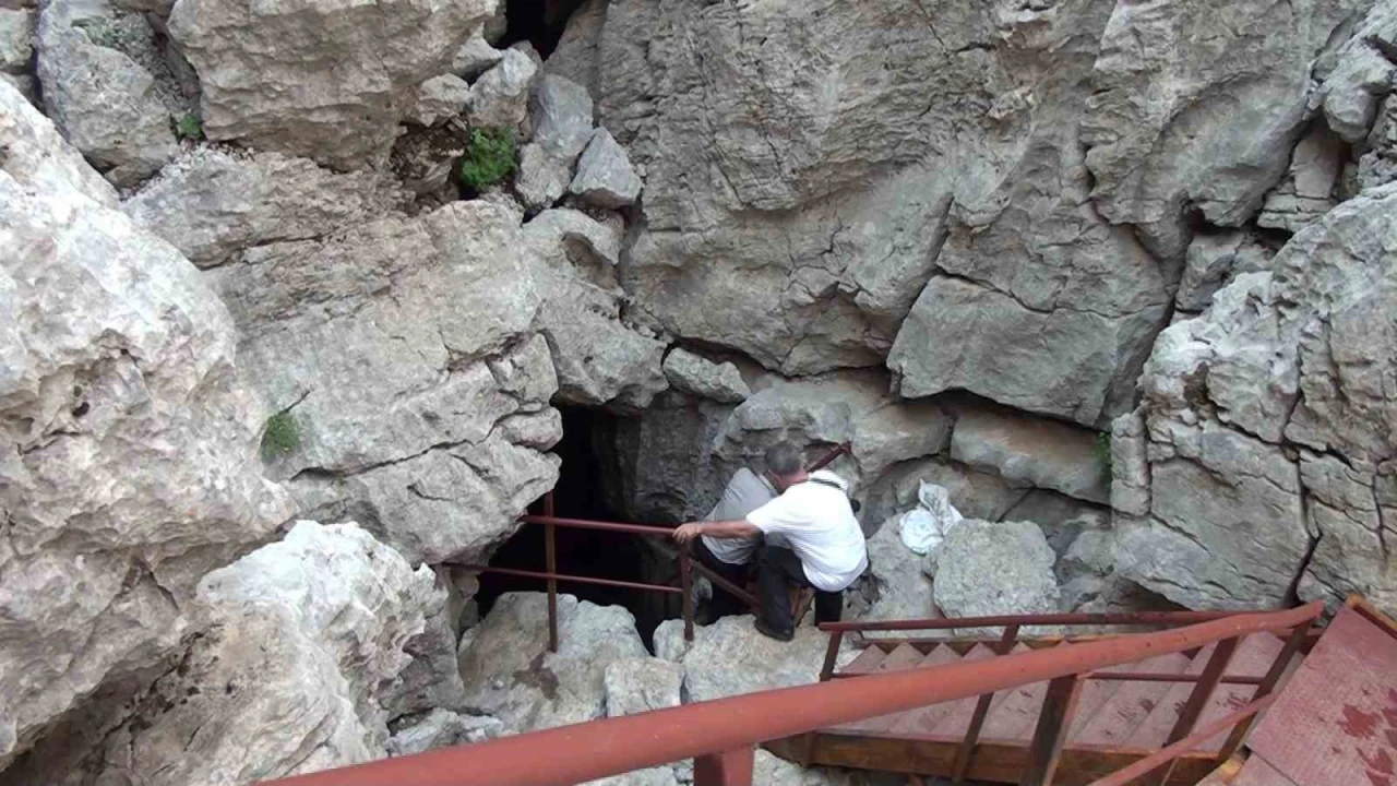 Antalyanın Toros dağlarındaki doğal buzdolabı