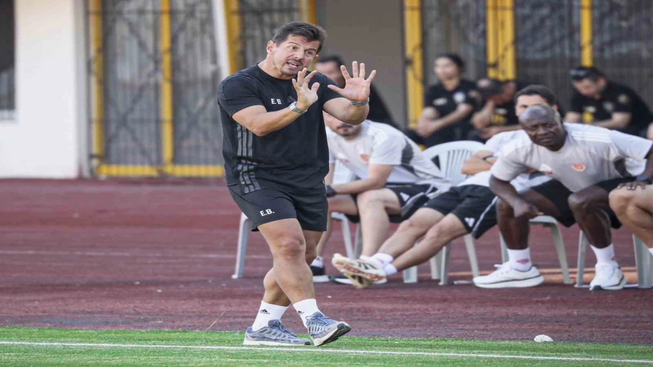 Belözoğlu: Antalyaspor belki de tarihinin en zor dönemini yaşıyor