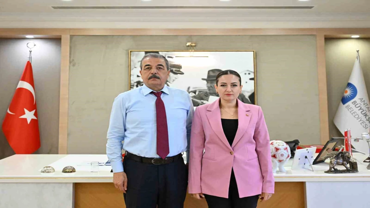 Büyükşehir Başkan Vekili Özdemir: Başkanımızın niye böyle bir tutuklulukla baş başa kaldığını anlamakta güçlük çekiyoruz