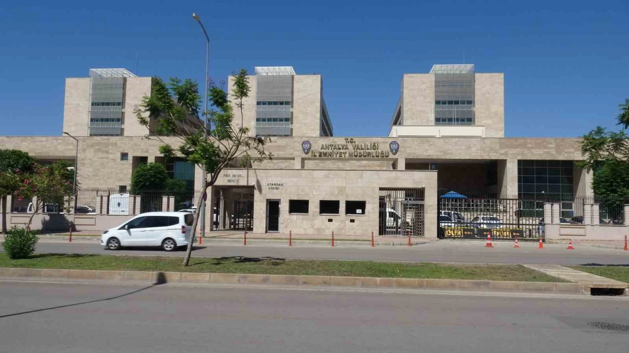 Büyükşehir Belediye Başkanı Muhittin Böcekin ifadesi alınmaya başlandı