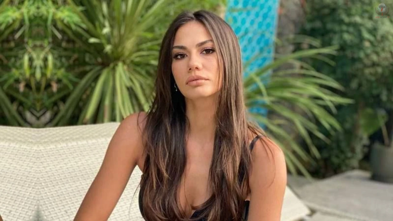 Demet Özdemir sezonun yorgunluğunu sıcak kumsalda atıyor