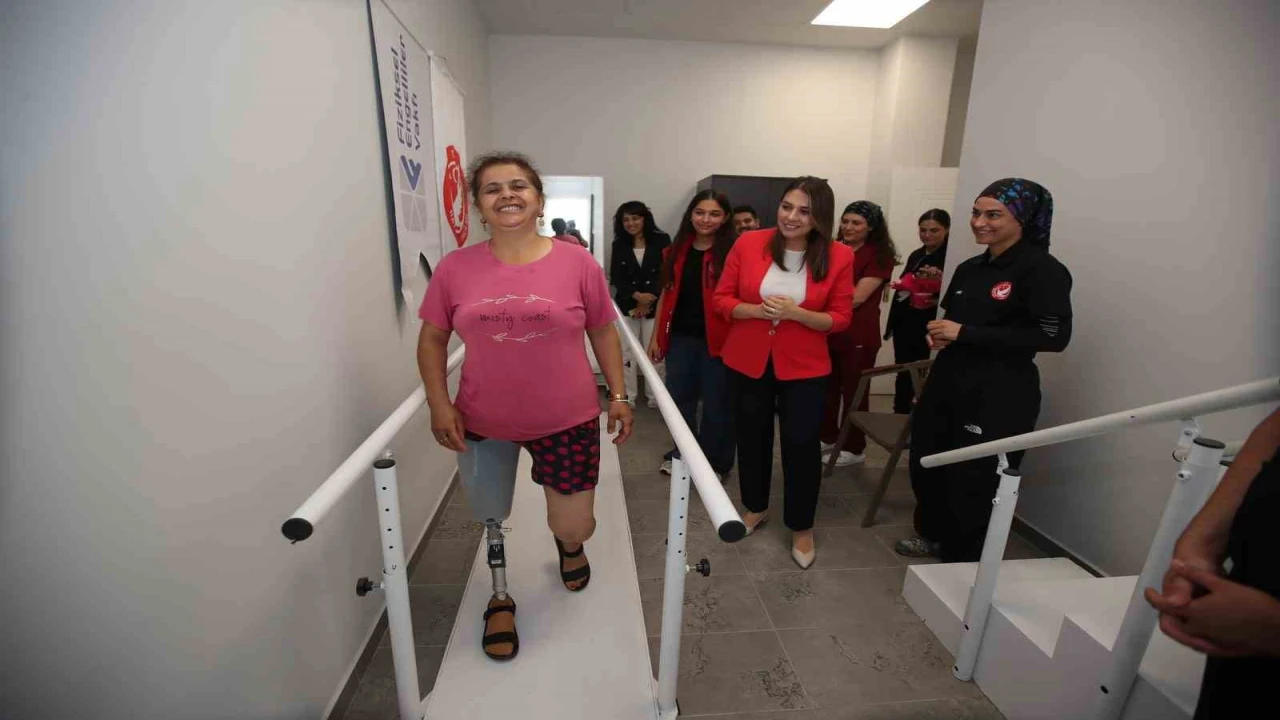 Esra Masatlı Engelli Merkezini Ziyaret Etti