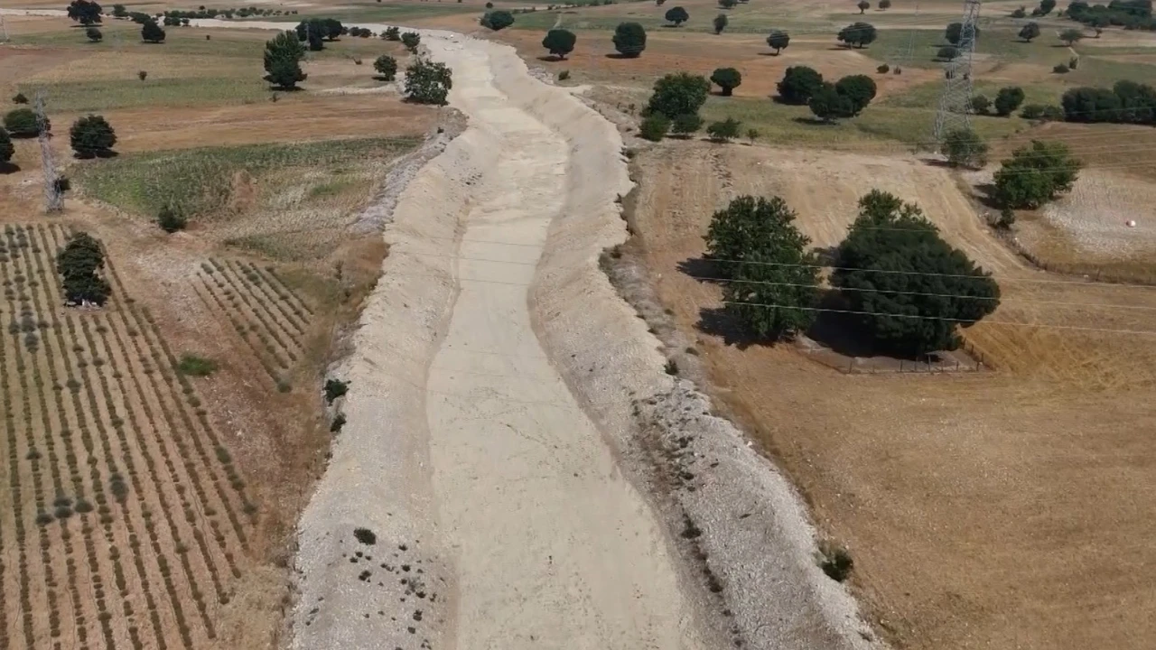 Fekede 26 yıllık sorun çözüldü: 10 kilometrelik dere ıslahıyla su baskınları önlendi