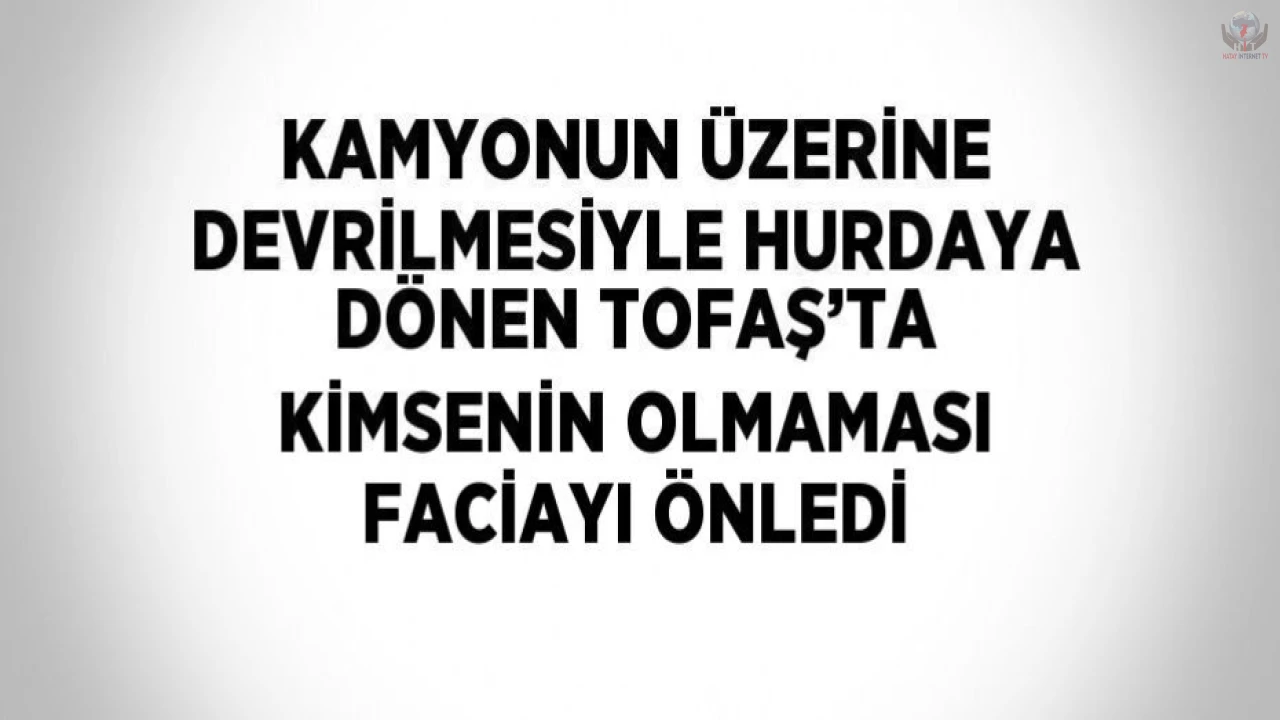 Hatay'da kamyon devrildi, facia önlendi