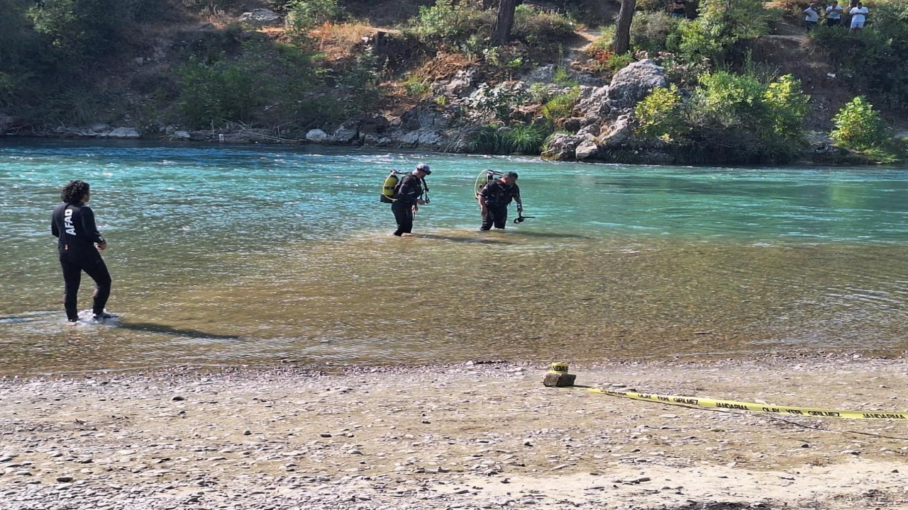 Irmağa düşen topu almak isterken akıntıya kapılan lise öğrencisinden acı haber