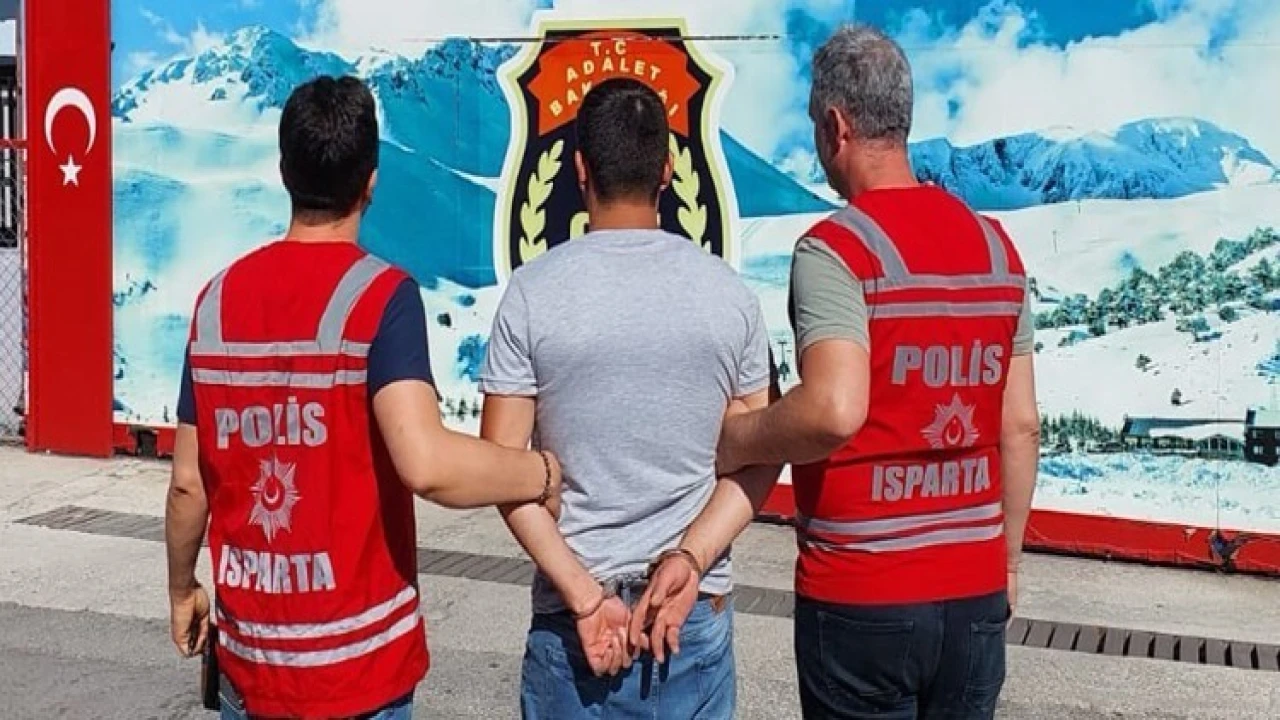 Ispartada aranan 3 şahıs yakalanarak cezaevine gönderildi