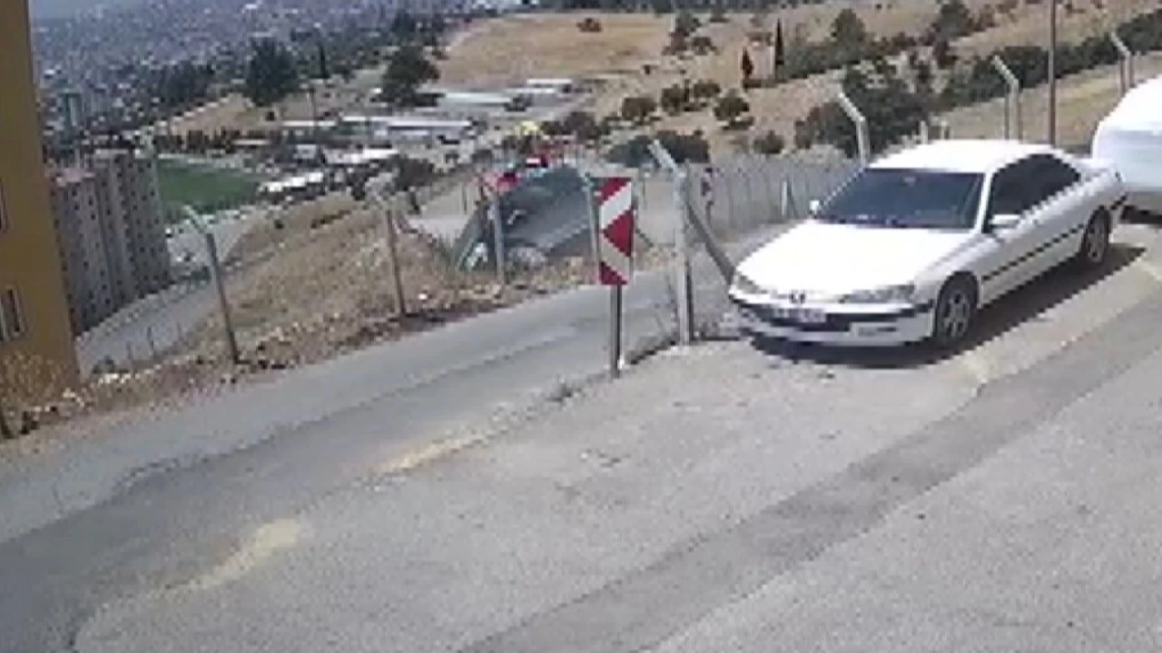 Kahramanmaraşta trafik kazası güvenlik kamerasında