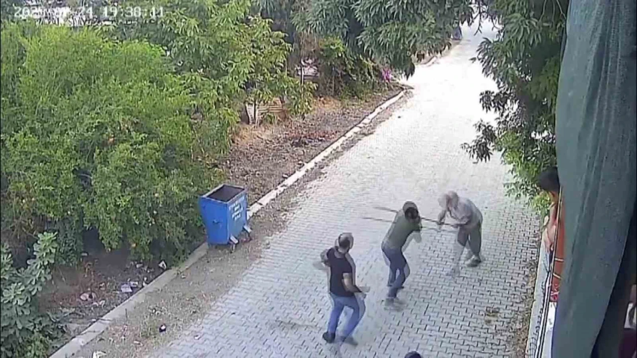Kanlı miras kavgasında yeni görüntüler: Baba, oğullarını sopayla dövüp böyle ateş etti
