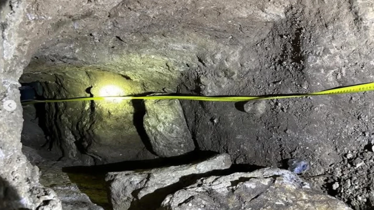 Kazdıkları 14 metrelik tünelde suçüstü yakalandılar