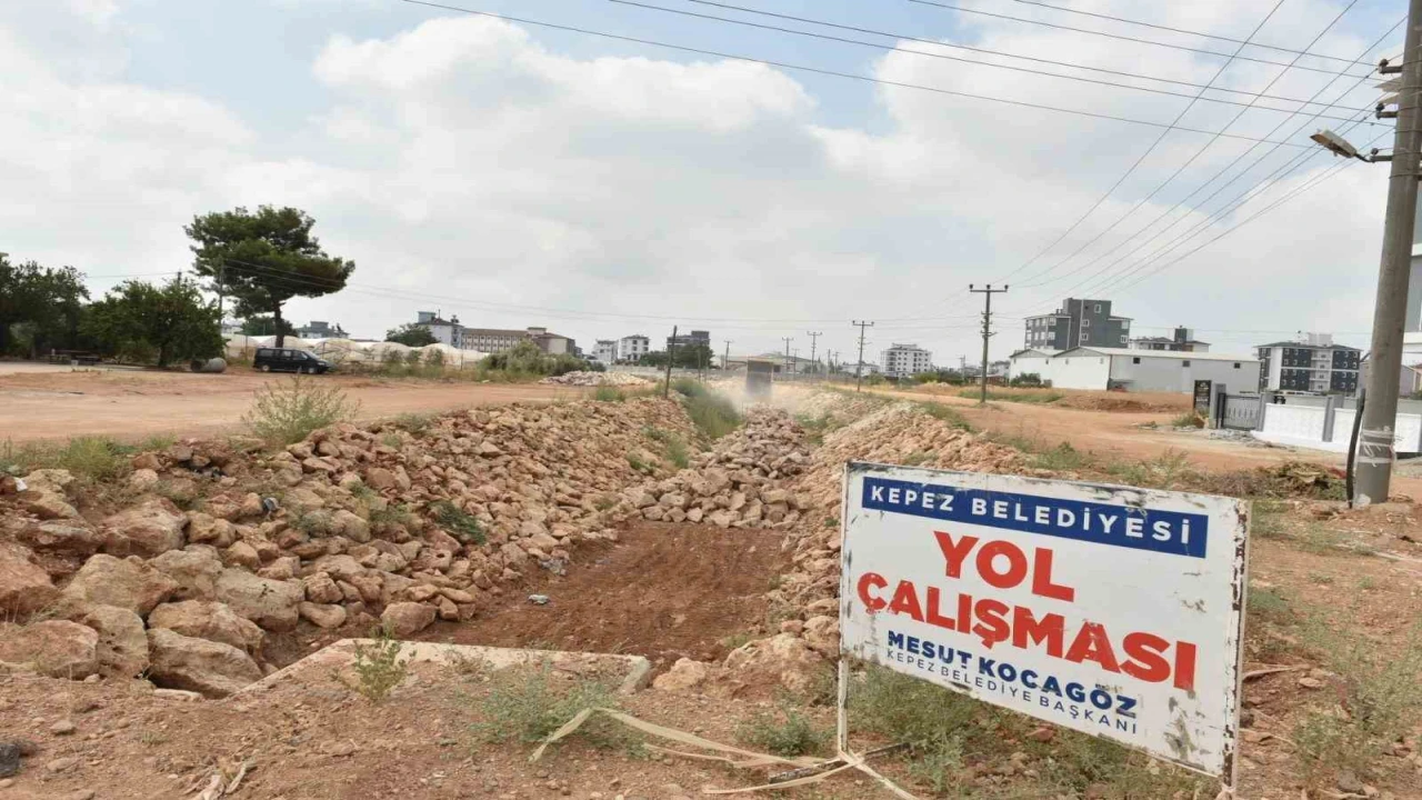 Kepezin Demirel Mahallesinde dere ıslah çalışması yapıldı