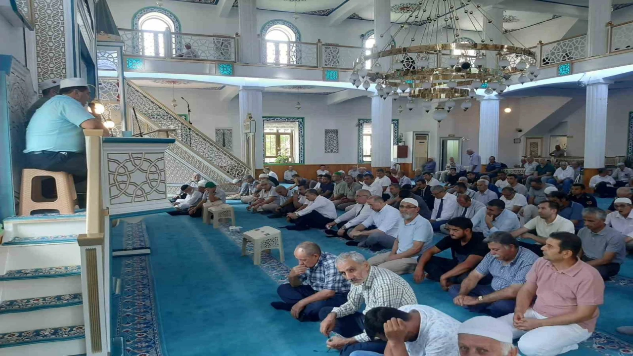 Kumlucada 15 Temmuz şehitleri dualarla anıldı