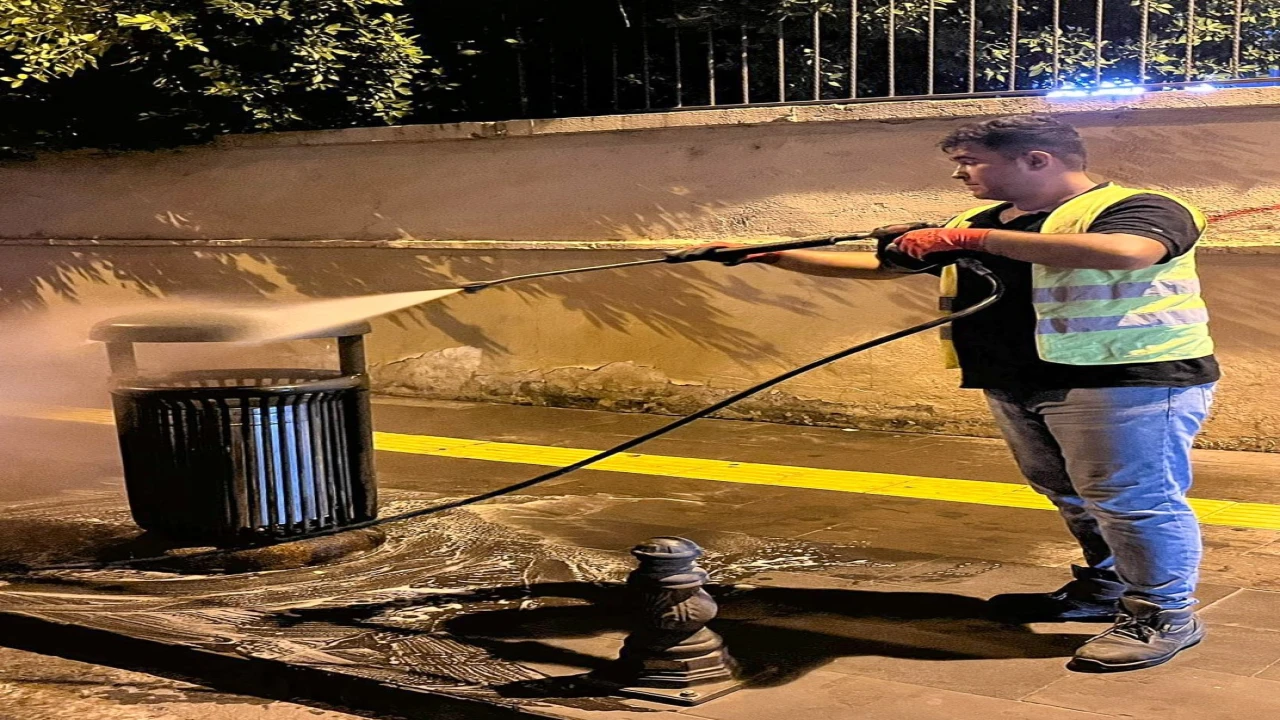 Manavgat Belediyesinden yaz yoğunluğuna özel temizlik seferberliği