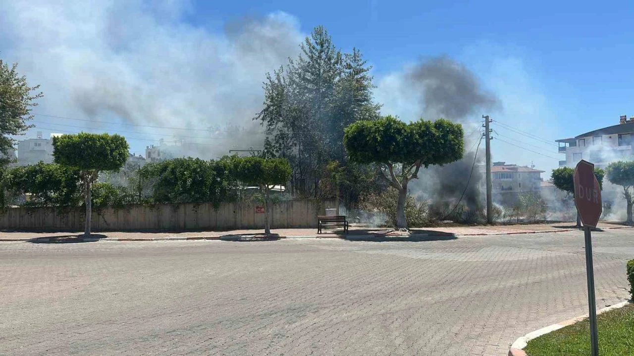 Manavgatta çıkan çalılık yangını korkuttu