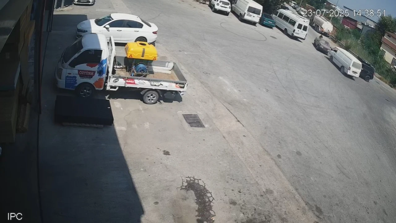 Manavgatta iki otomobilin çarpıştığı anlar kamerada