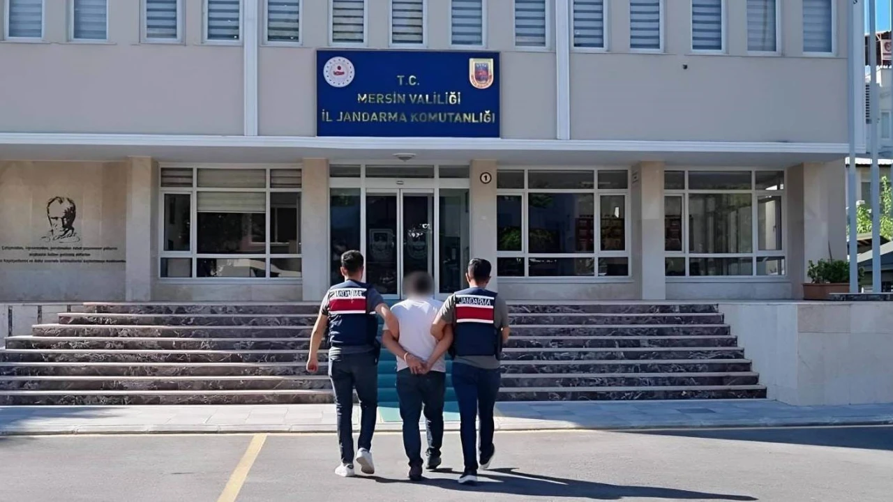 Mersinde 29,5 yıl hapis cezası ile aranan şahıs jandarmadan kaçamadı