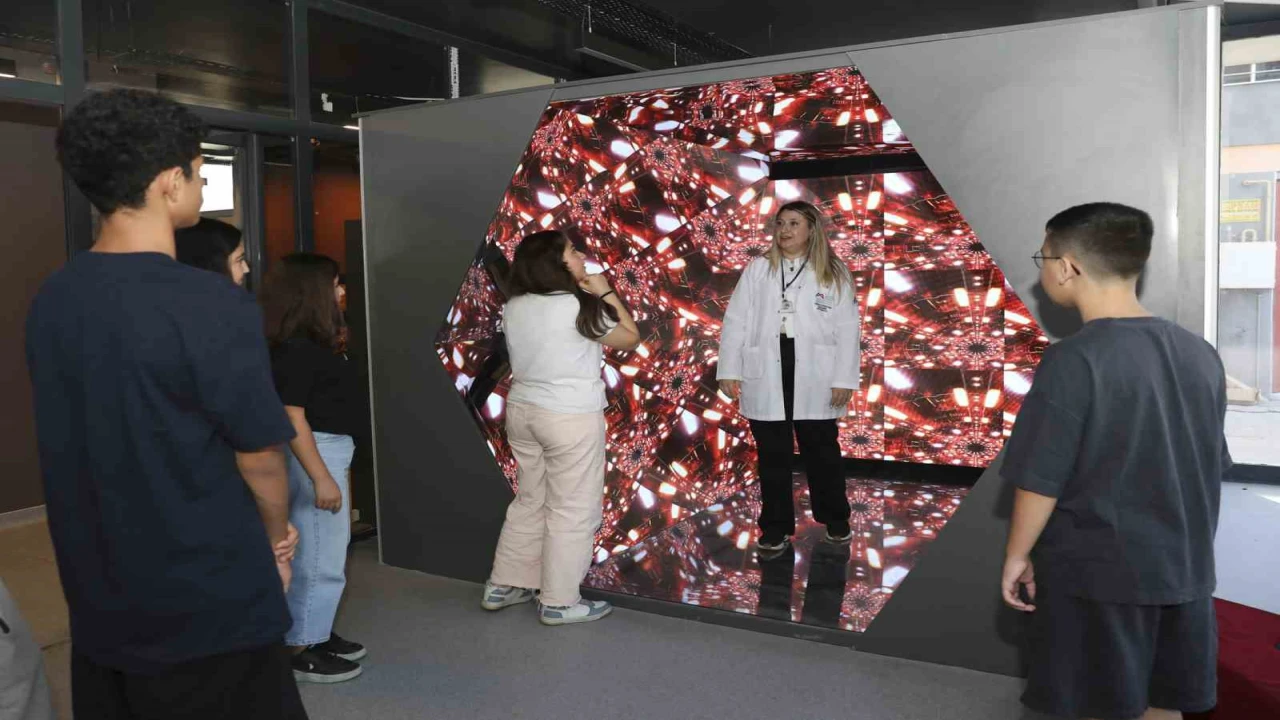 Mersinde Aratos Matematik Evine yoğun ilgi