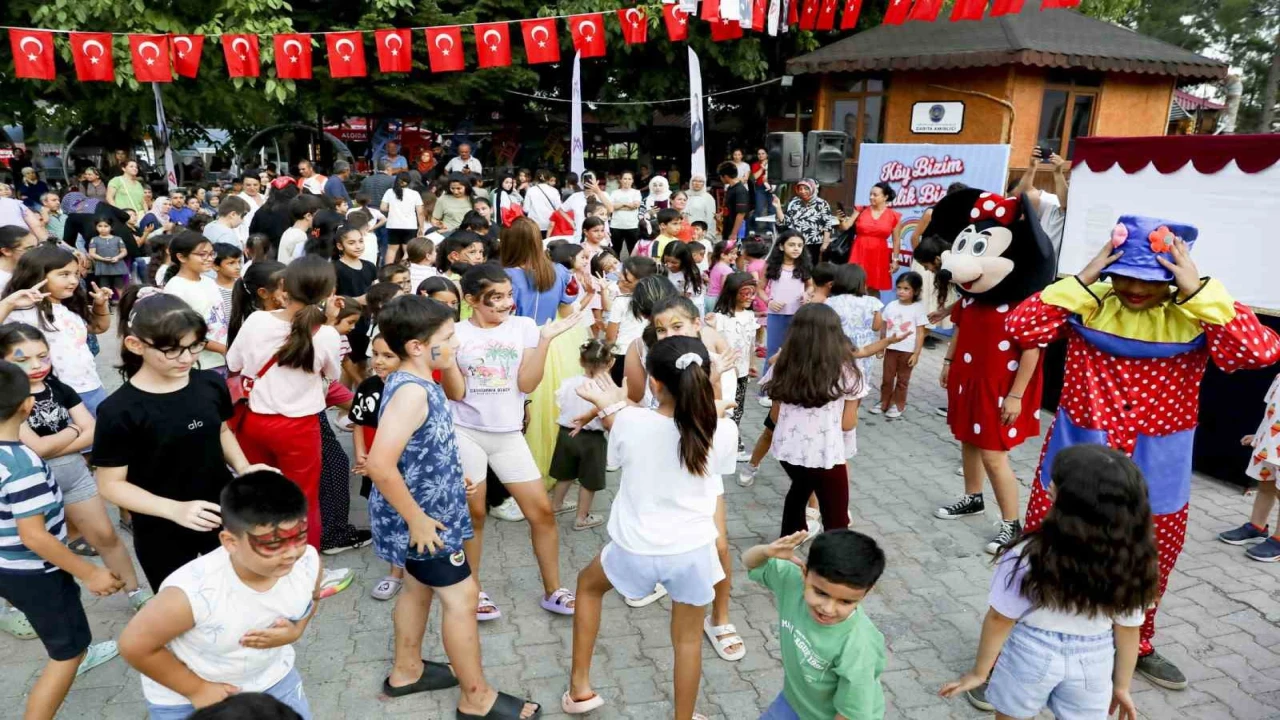 Mersinde çocuklar Köy Bizim, Şenlik Bizim etkinliğiyle doyasıya eğlendi
