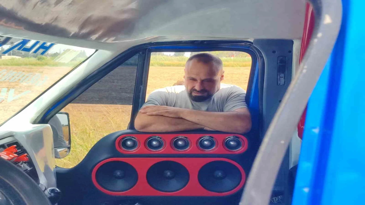 Minibüse yaptığı ses sistemi kulaklarını dans ettirdi