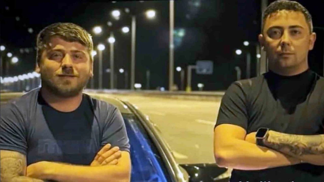 Motosiklet ağaca çarptı: İki kardeş hayatını kaybetti