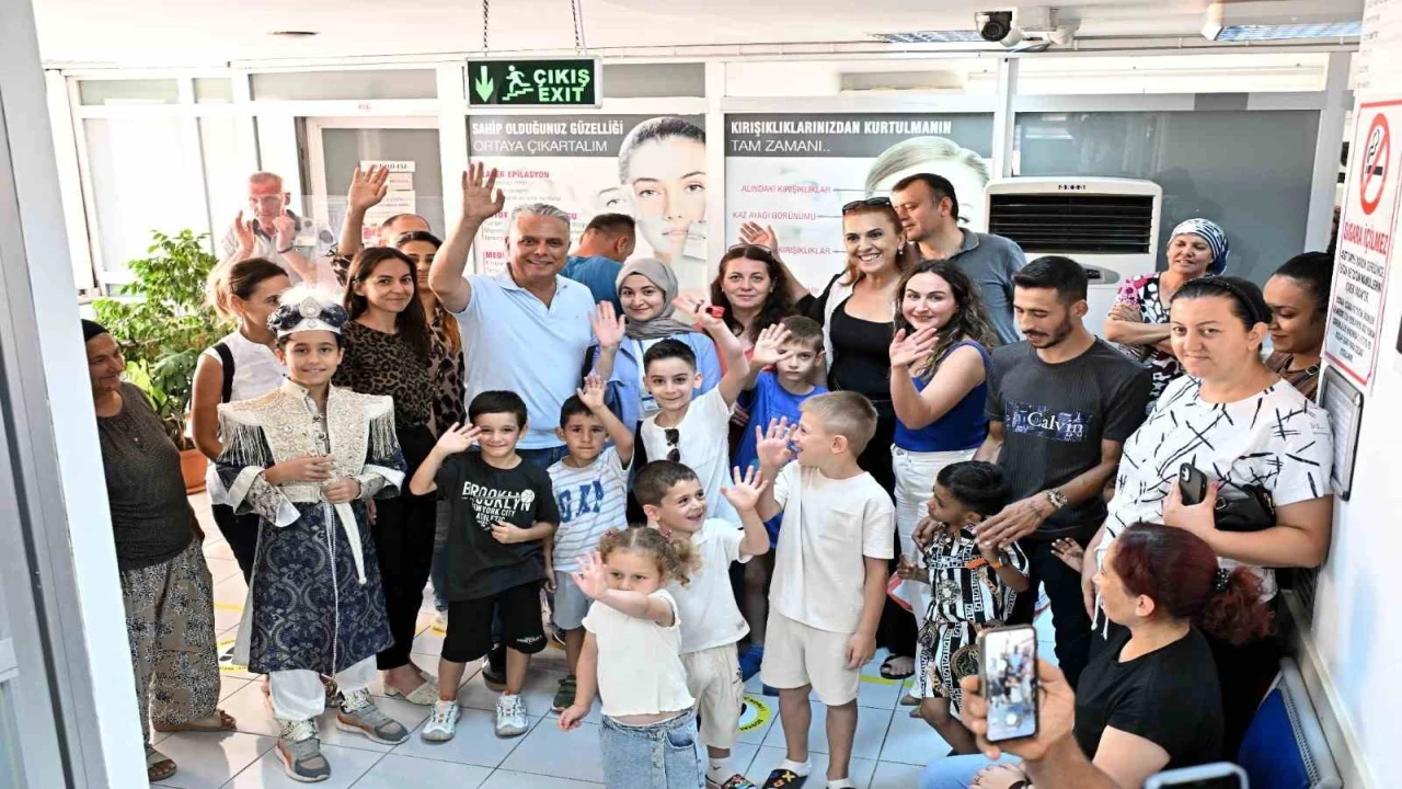 Muratpaşada sünnet olan çocuklar şölene hazırlanıyor