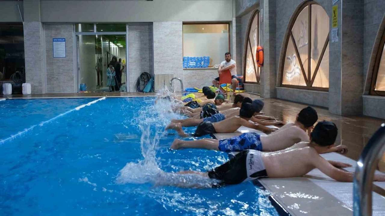 Onikişubat Belediyesinin yüzme kursları başladı