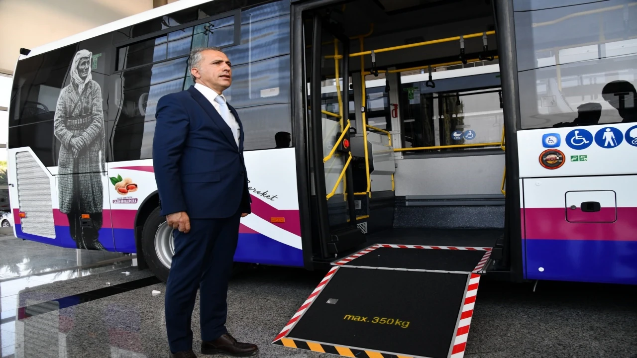 Osmaniye Belediyesinin yeni otobüsleri yola indi