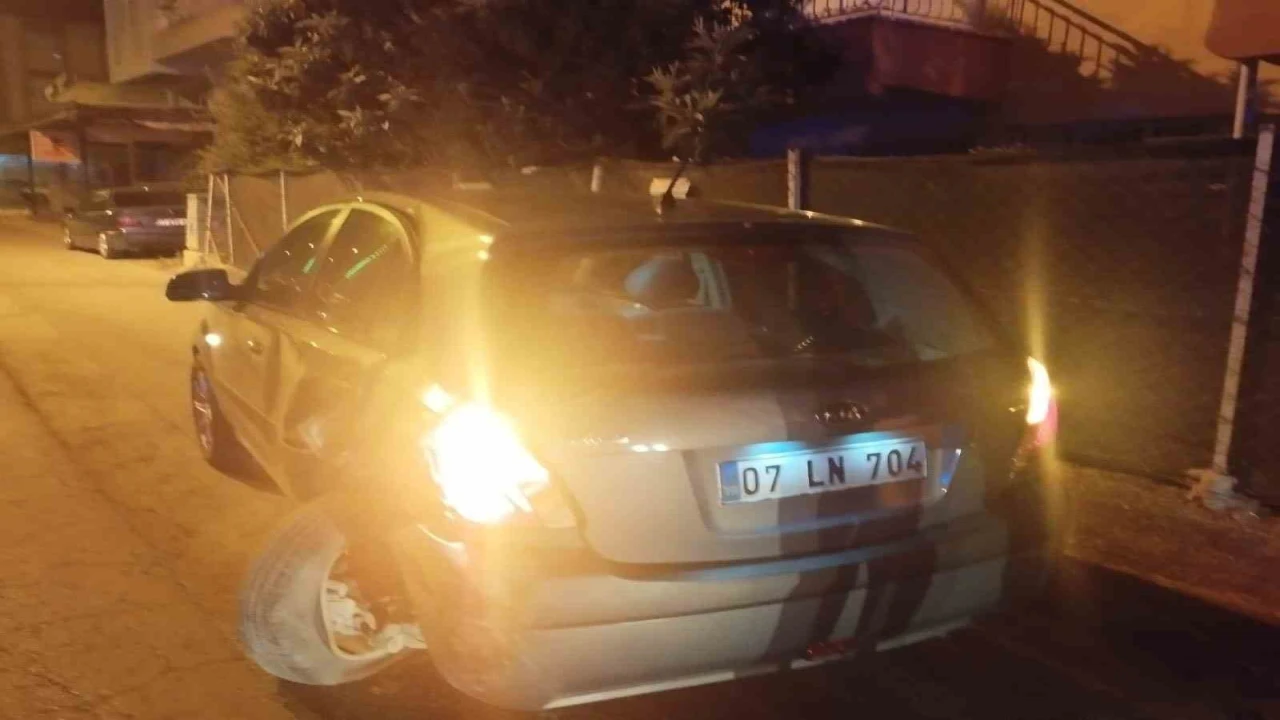 Serikte otomobiller çarpıştı: 2 yaralı