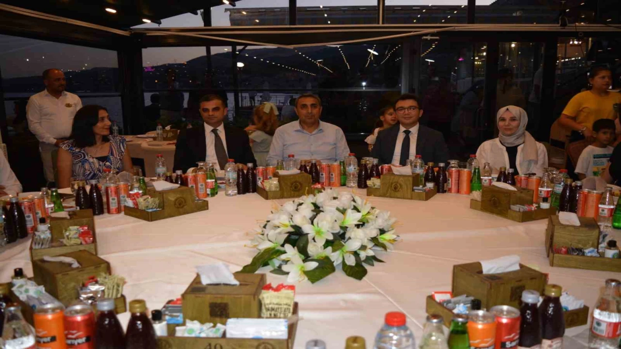 Silifkede tayini çıkan hakim ve savcılar için veda etkinliği düzenledi