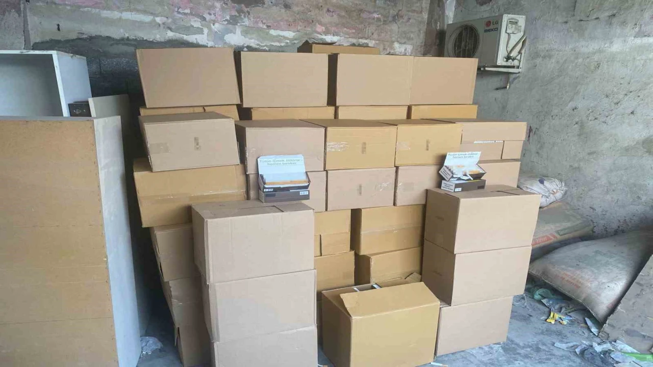 Adanada 2 milyon 800 bin adet gümrük kaçağı makaron ele geçirildi