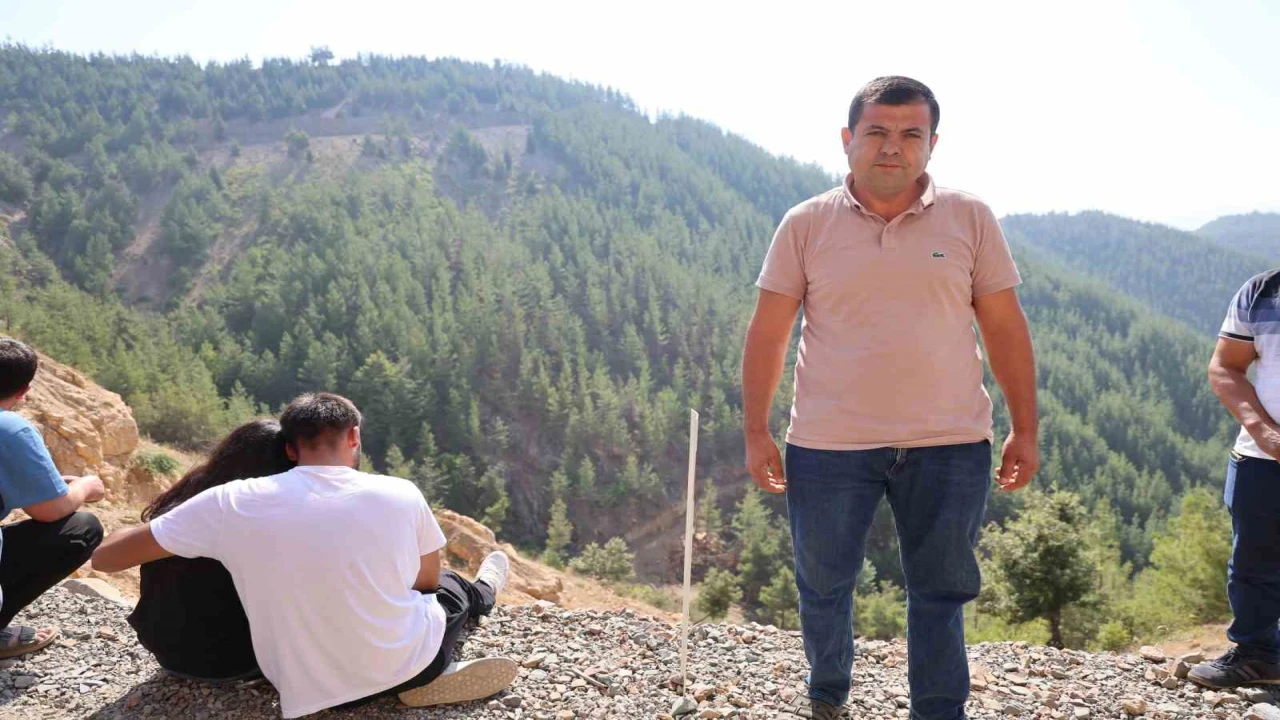 Adanada 35 yıldır bitmeyen yol çilesi: 5 kişinin hayatını kaybettiği yolda acı nöbet