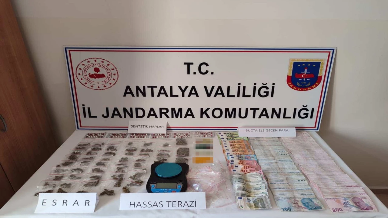 Alanya ve Manavgatta uyuşturucu operasyonu: 6 bin 250 hap ele geçirildi