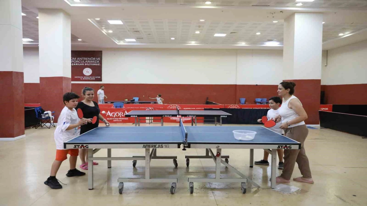 Antalyada çocuklar yaz tatilini sporla geçiriyor