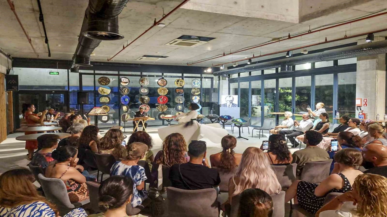 Antalyada hangdrum ve santur atölyesi müzikseverlerle buluştu